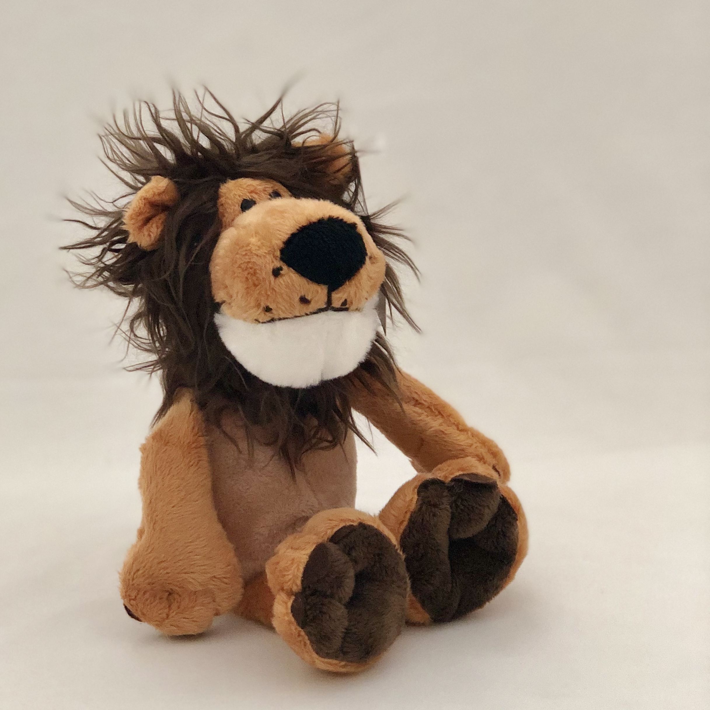 PLAYFUL AND SNUGGLY STRONG LION PLUSH TOY 37CMS