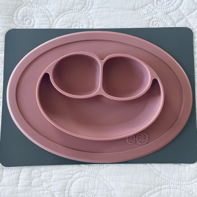 EZPZ - THE PINK MINI MAT - PLACE MAT + PLATE IN ONE